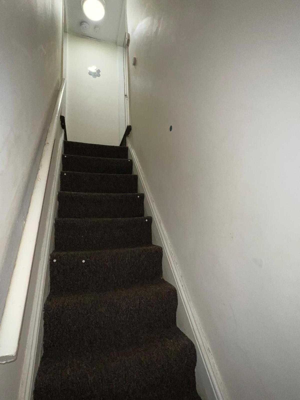 Lovely Room Within 5 Mins Walk To Stoke Train Station With Double And Single Room Exterior foto