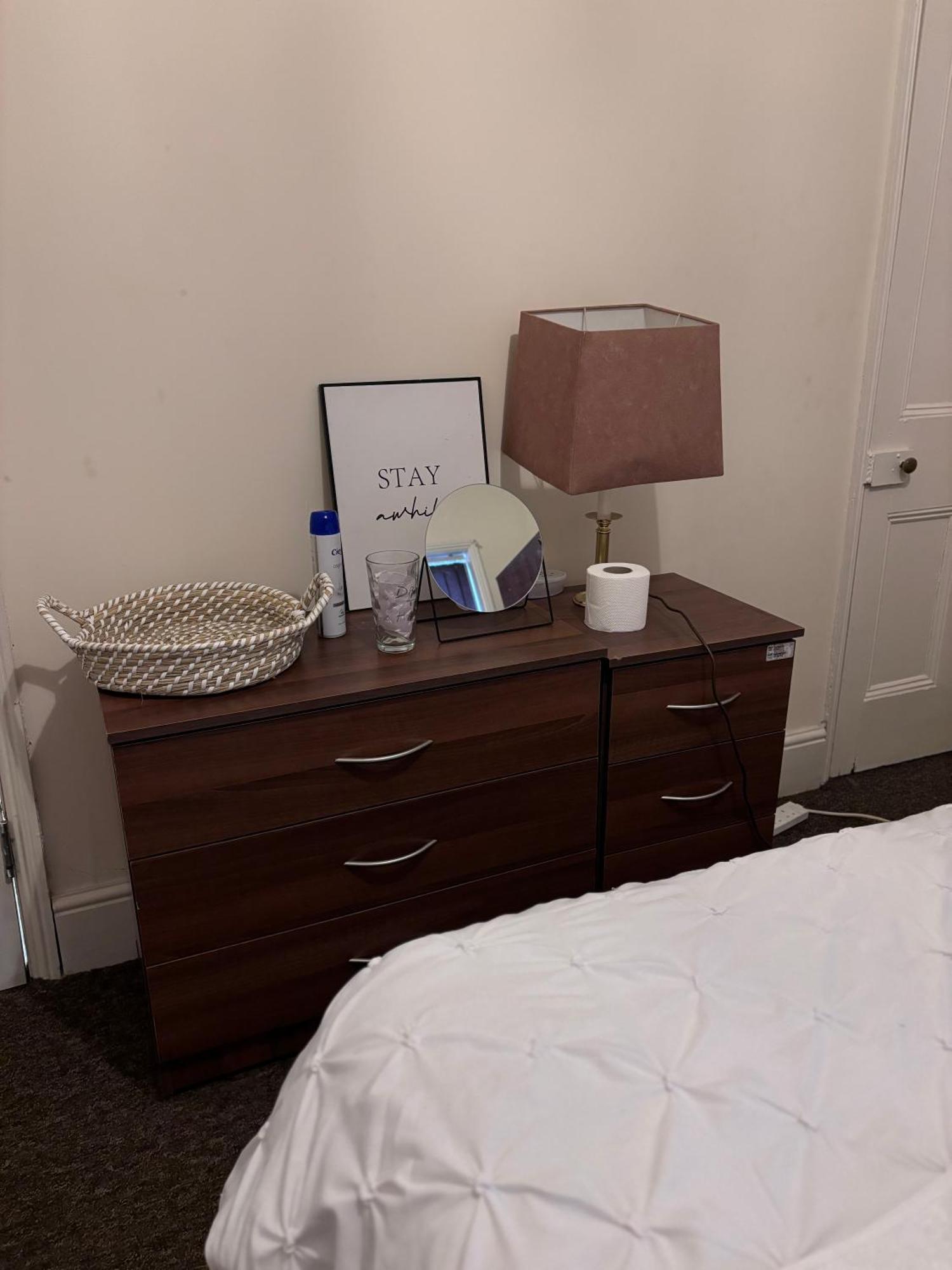 Lovely Room Within 5 Mins Walk To Stoke Train Station With Double And Single Room Exterior foto