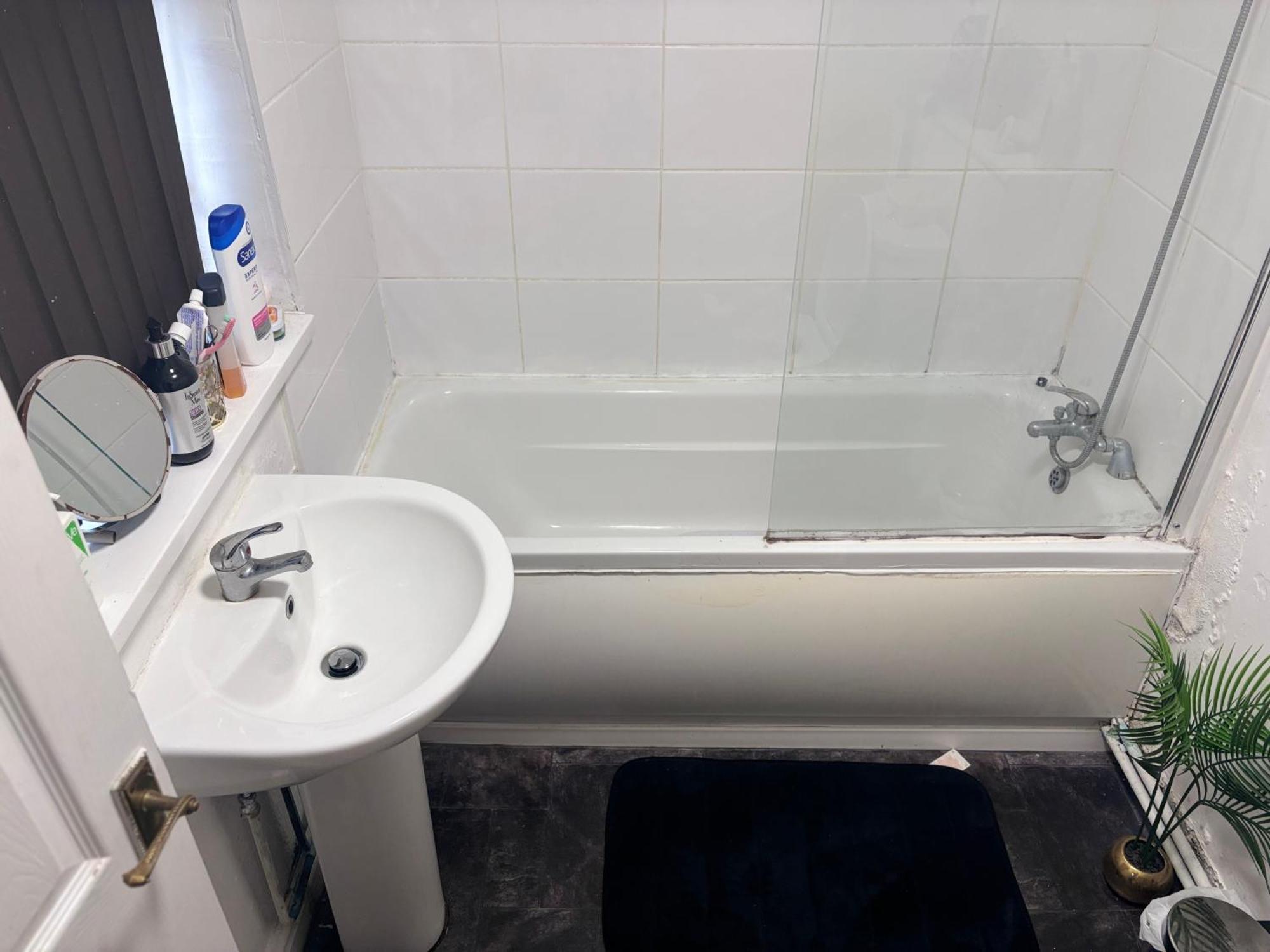 Lovely Room Within 5 Mins Walk To Stoke Train Station With Double And Single Room Exterior foto